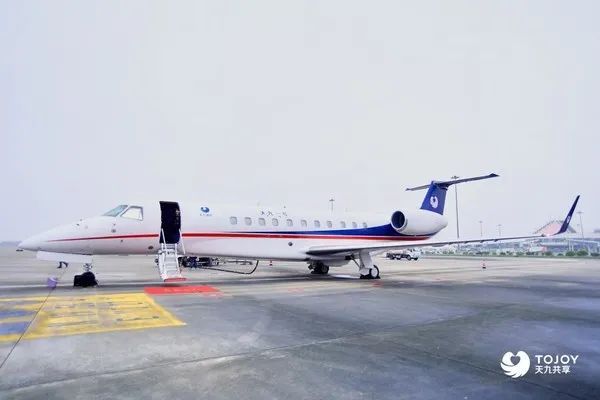 中国首架共享公务专机"天九一号"在海口实现首飞