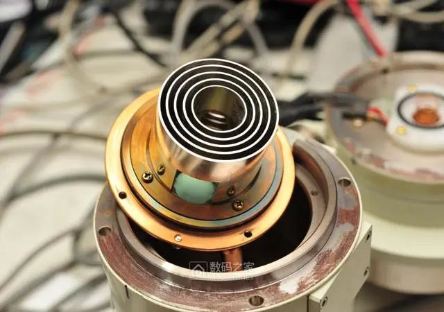 拆解:一款十分昂贵的扫描电镜电子枪(日本电子)