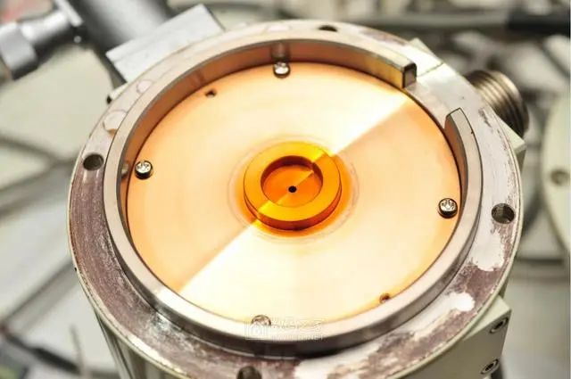 拆解:一款十分昂贵的扫描电镜电子枪(日本电子)