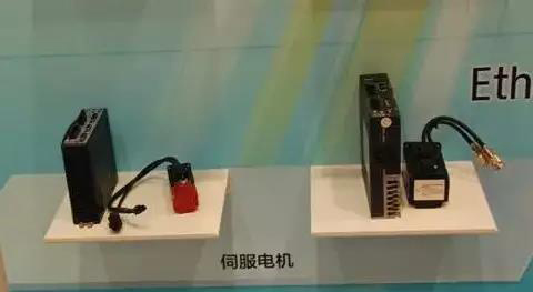 步进电机控制器与伺服电机控制器有哪些不同?