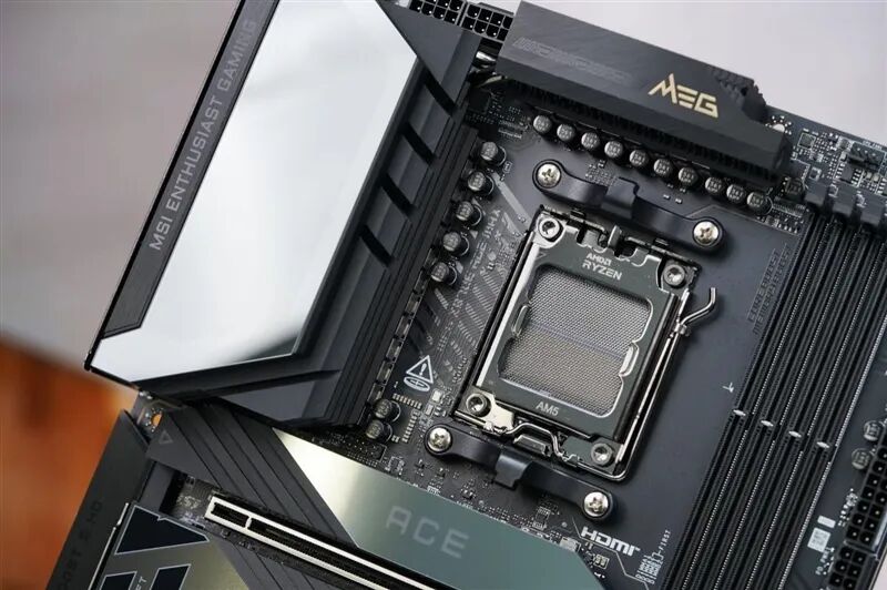 媲美超神板的ACE战神板!微星MEG X870E ACE MAX评测