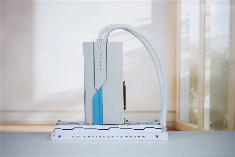 七彩虹iGameRTX5080水神OC评测：360一体水冷温度碾压风冷-电子工程专辑