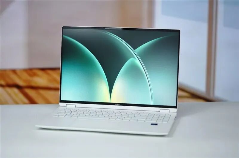 核顯本竟敢賣到萬元級別！榮耀MagicBook Pro16 2026全面評測：88W滿血 + 92Wh續(xù)航，這可能是史上最強的核顯本