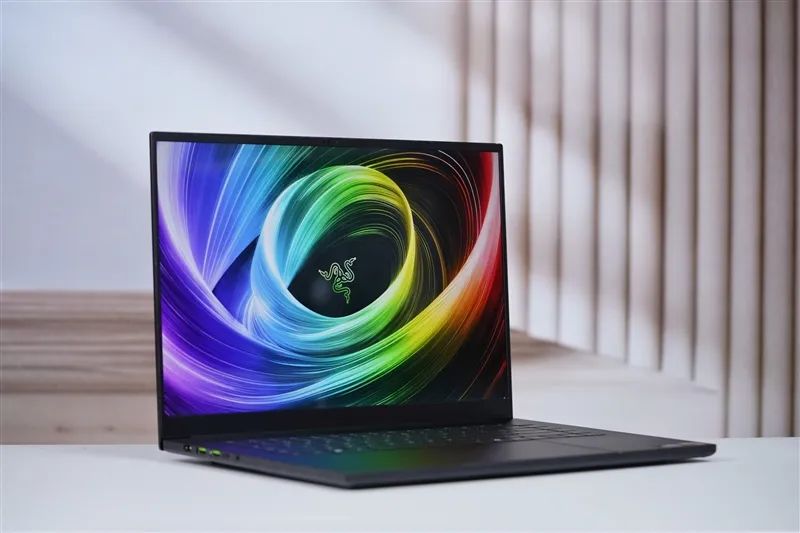 超輕薄RTX 5090游戲本體驗《毀滅戰士：黑暗時代》：DLSS 4輕松駕馭4K