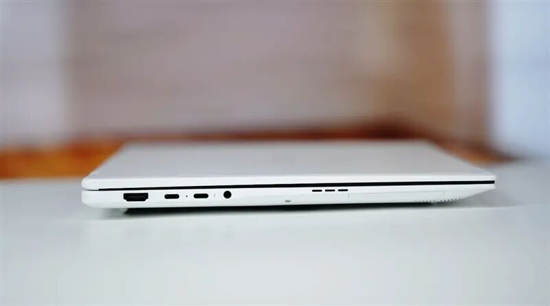 核顯本竟敢賣到萬元級別！榮耀MagicBook Pro16 2026全面評測：88W滿血 + 92Wh續(xù)航，這可能是史上最強的核顯本
