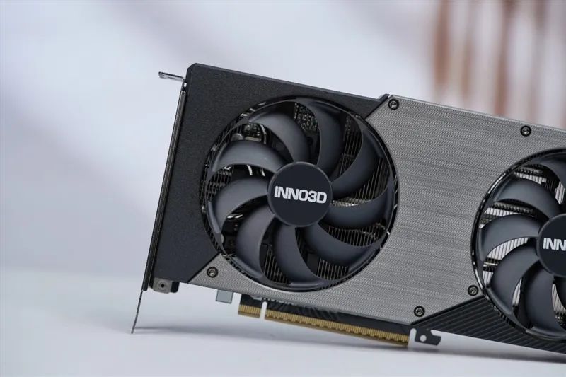 映众RTX 5060 Ti曜夜16GB显卡评测：小巧简约 DLSS 4表现亮眼