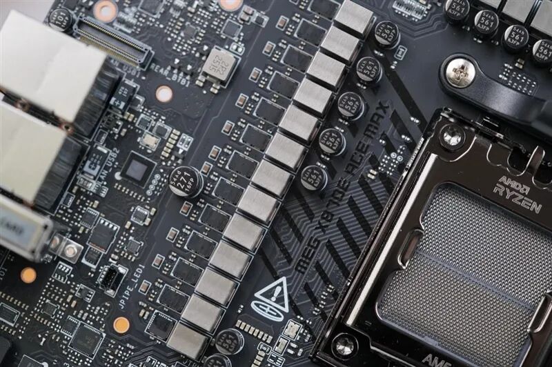 媲美超神板的ACE战神板!微星MEG X870E ACE MAX评测