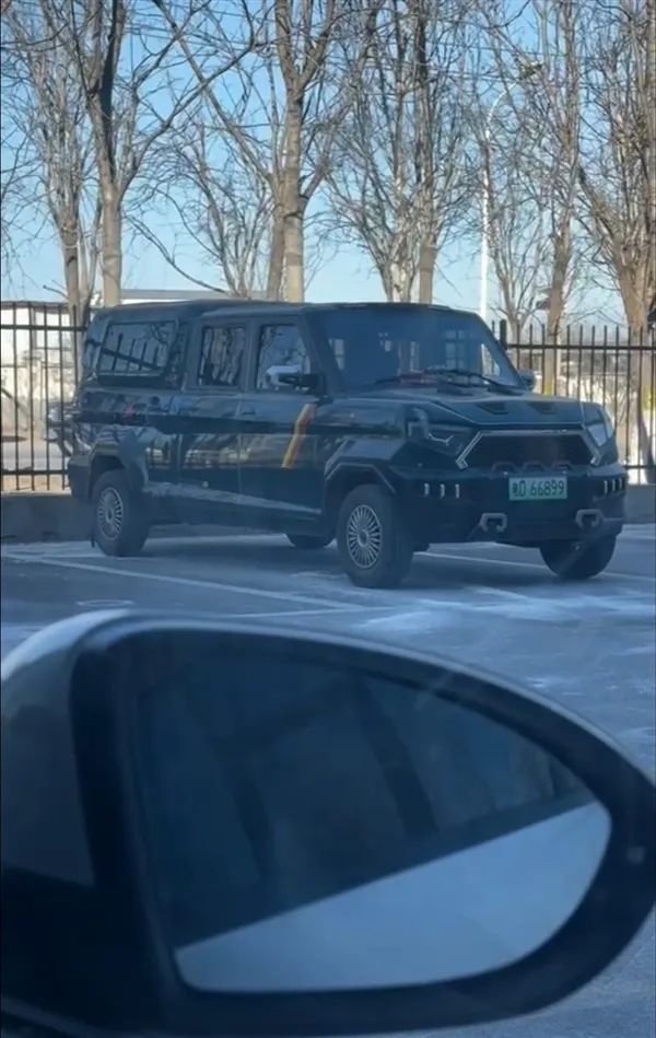比機動車還要大！可怕的老頭樂上路：抄襲的還是國產百萬豪車