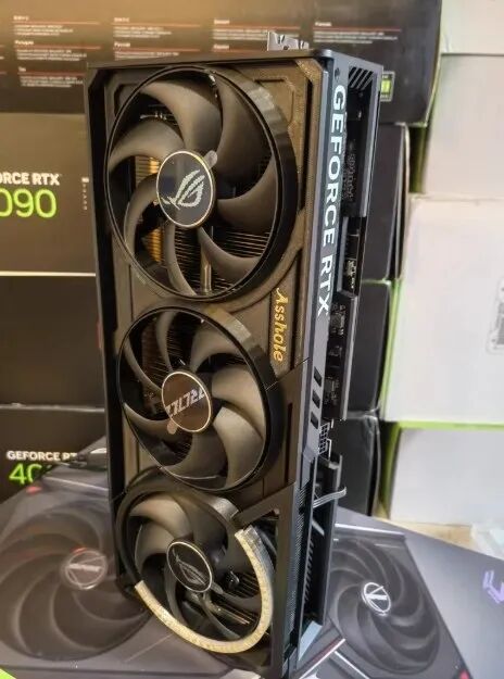 全球首個可以插DDR5內存的顯卡！可惜只是個擺設