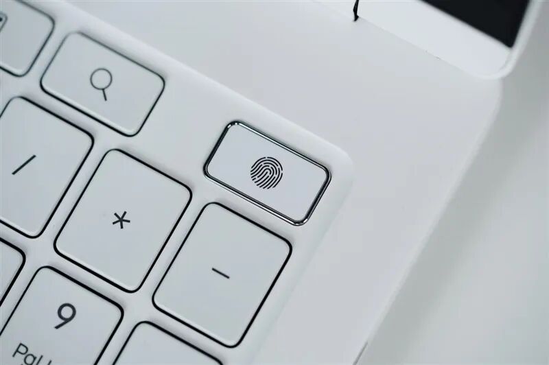 核顯本竟敢賣到萬元級別！榮耀MagicBook Pro16 2026全面評測：88W滿血 + 92Wh續(xù)航，這可能是史上最強的核顯本