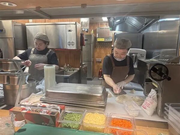 西貝創始人賈國龍布局鮮羊賽道：開業不到3小時 手把肉全部售罄