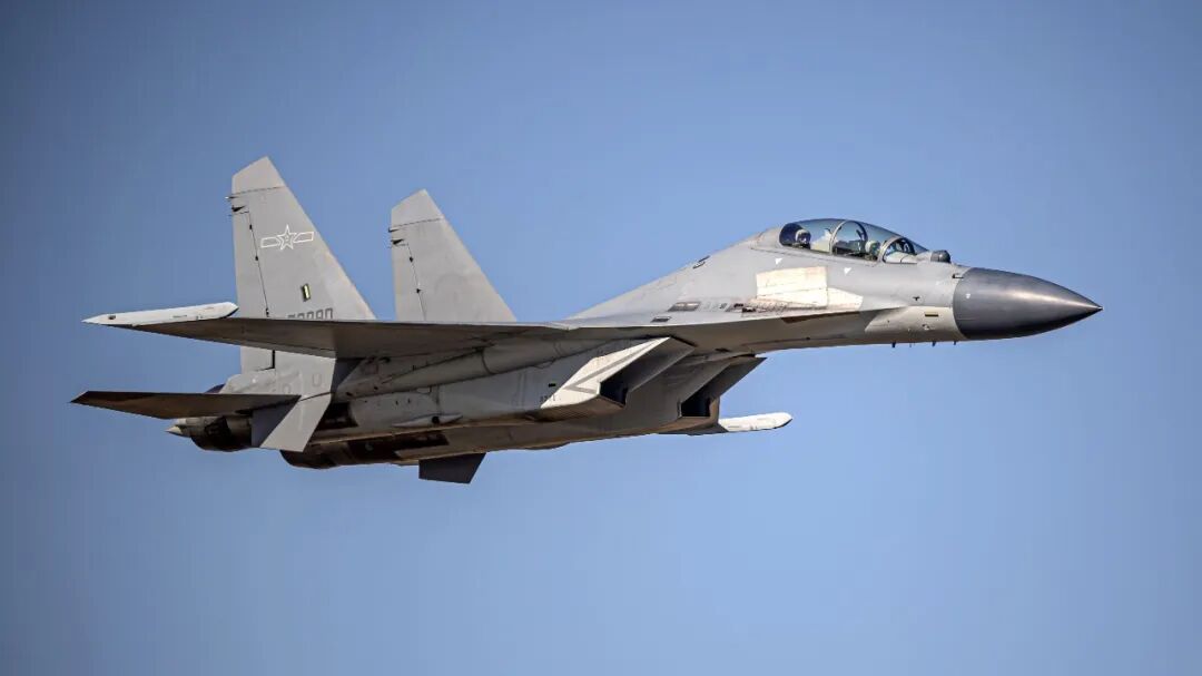J-16 (航空機) - Wikipedia