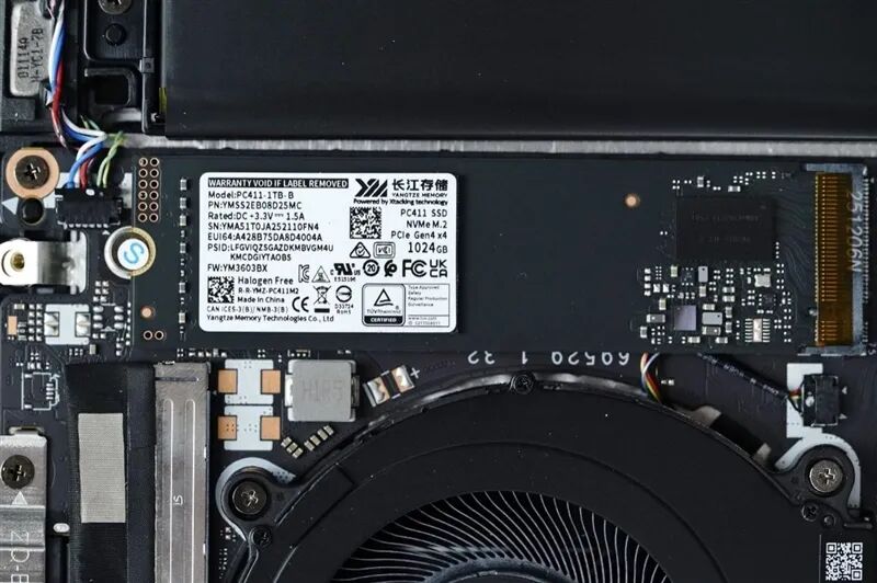 核顯本竟敢賣到萬元級別！榮耀MagicBook Pro16 2026全面評測：88W滿血 + 92Wh續(xù)航，這可能是史上最強的核顯本