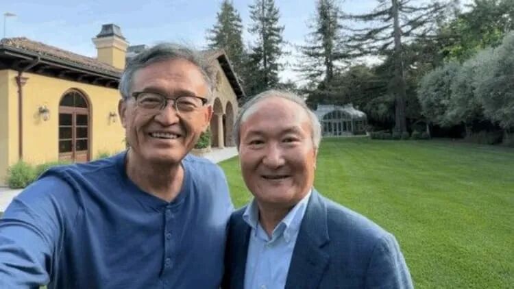 英特爾CEO陳立武（圖左）公開表示，他正在研究「新的存儲器架構」，并特此設立一個專案，聘請曾執掌SK海力士的李錫熙（圖右）加盟英特爾。陳立武攝