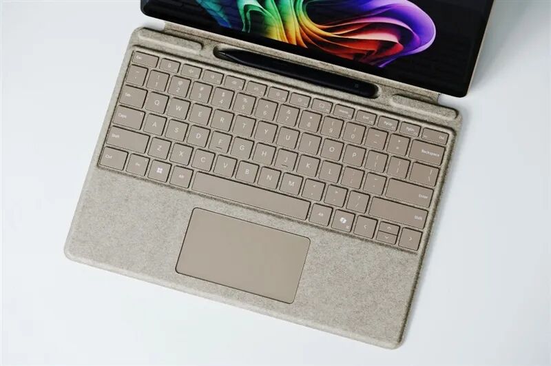 新一代 Surface Pro，13英寸評測：性能能效進步巨大 核顯媲美最新X86