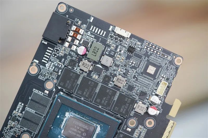 索泰RTX 5070 XGAMING OC显卡评测：极具个性外观之下 仍是游戏利器