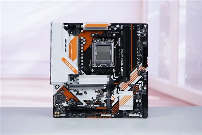 千元大廠主板！技嘉戰鷹B850M FORCE WIFI6E評測：一鍵降低9ns內存延遲