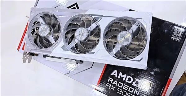 AMD RX 9060 XT創顯卡史上最高頻率！華擎又超到了3.32GHz