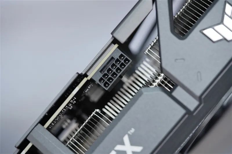 Blackwell的甜点来了！NVIDIA RTX 5060 Ti首发评测：8GB疯狂爆显存 16GB正好