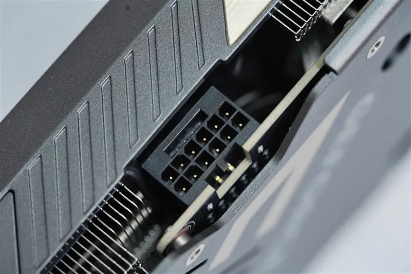 超频能力媲美顶级非公！索泰RTX 5070 SOLID OC评测