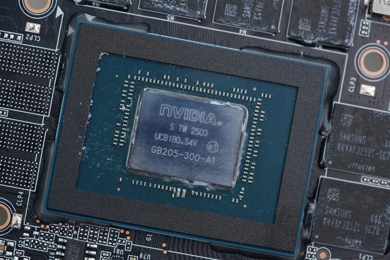 超频能力媲美顶级非公！索泰RTX 5070 SOLID OC评测