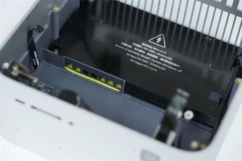 生產力性能遠超i9-14900HX！零刻GTR9 Pro迷你AI工作站評測：235B超大模型也能運行