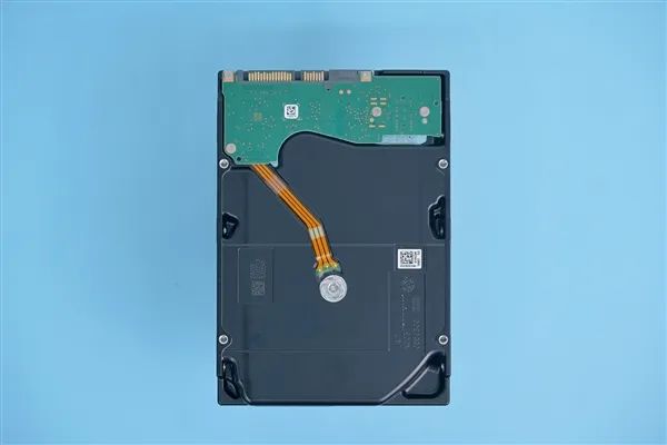 史上最大HDD！希捷宣布100TB機(jī)械硬盤：是現(xiàn)役最大的三倍