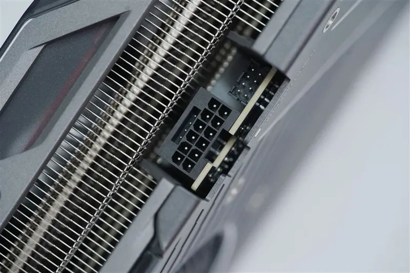 《刺客信条：影》4K全高画质流畅运行！七彩虹iGame RTX 5070 Advanced OC评测：超频后轻松碾压RTX 4070 Ti SUPER