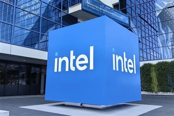 美国保证最强大芯片将于本土生产！Intel应声大涨超6%