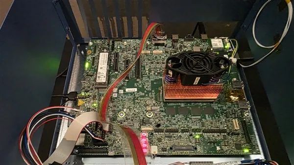 Intel下代处理器Panther Lake首次公开运行：明年大规模上市