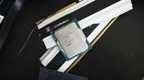全行業回歸DDR4內存！Intel 13代酷睿明年全面復活升級