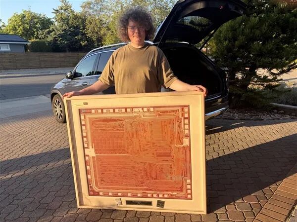 x86鼻祖真面目！Intel 8080原始掩模尋修復者：5000個晶體管全靠手工