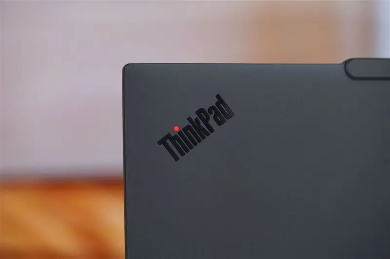 AI加持下的精英商務本 聯(lián)想ThinkPad T14 Gen6筆記本評測：28W銳龍能效喜人 內建NPU更靈活
