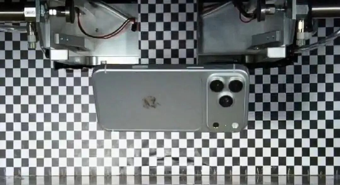 苹果遭遇严重泄密 iPhone 18 Pro机密文件及测试照泄露