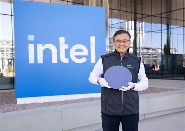 这下真的能当电炉了：Intel将展示5000W功耗GPU技术！-电子工程专辑