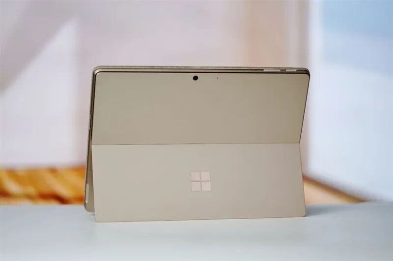 新一代 Surface Pro，13英寸評測：性能能效進步巨大 核顯媲美最新X86