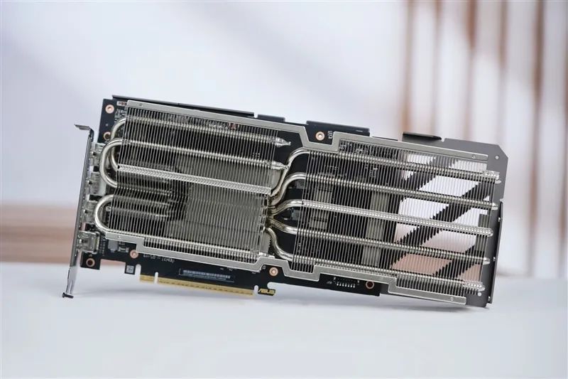 Blackwell的甜点来了！NVIDIA RTX 5060 Ti首发评测：8GB疯狂爆显存 16GB正好