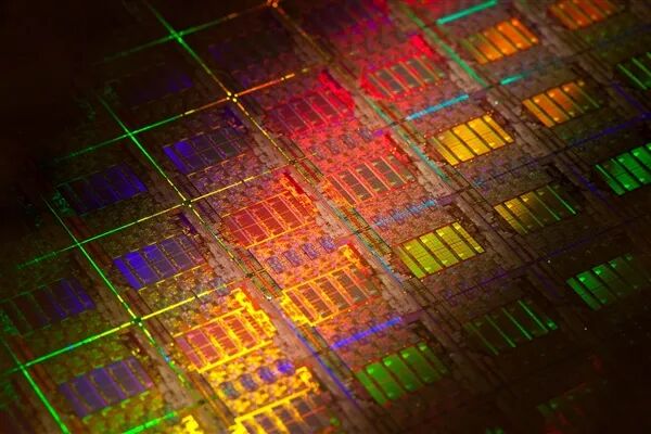 國產自研芯片設備新突破！覆蓋90-28nm：已交付頭部晶圓廠