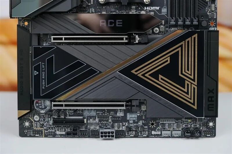 媲美超神板的ACE战神板!微星MEG X870E ACE MAX评测