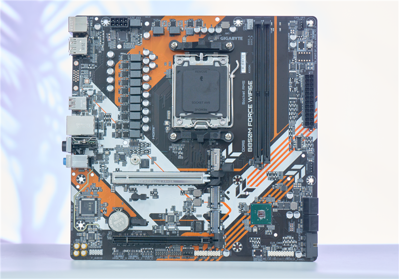 千元大廠主板！技嘉戰鷹B850M FORCE WIFI6E評測：一鍵降低9ns內存延遲