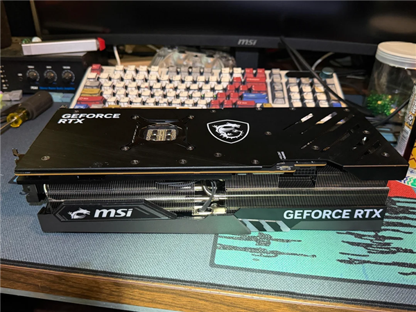 花1000多買RTX 4080想撿漏：拆開發現就一塊空板！GPU、顯存一個不剩