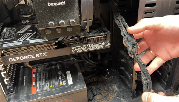 強用單8pin一分二供電RTX 5070：供電線當場報廢 顯卡險被毀