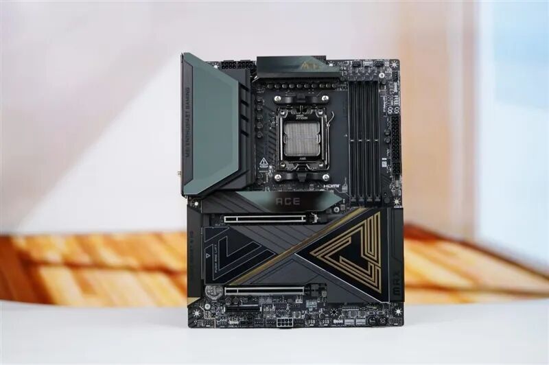 媲美超神板的ACE战神板!微星MEG X870E ACE MAX评测