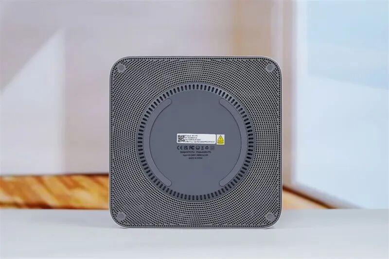 生產力性能遠超i9-14900HX！零刻GTR9 Pro迷你AI工作站評測：235B超大模型也能運行