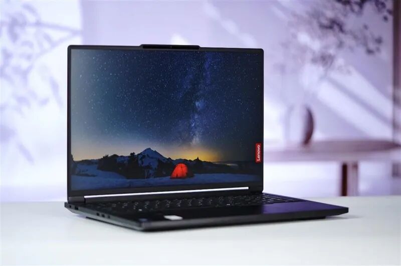 聚焦超級工程與科研生產力！Lenovo P16v 2026工作站評測：NVIDIA RTX PRO Blackwell加持 物理斷網跑AI