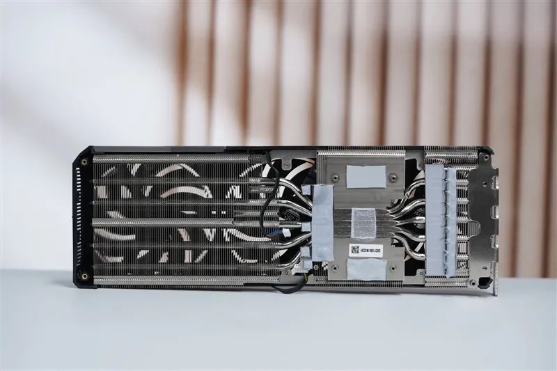 超频能力媲美顶级非公！索泰RTX 5070 SOLID OC评测