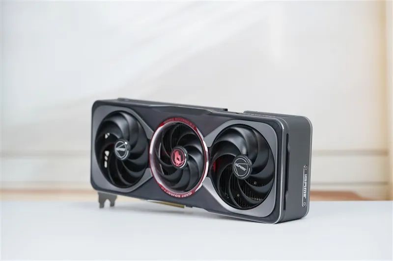 《刺客信条：影》4K全高画质流畅运行！七彩虹iGame RTX 5070 Advanced OC评测：超频后轻松碾压RTX 4070 Ti SUPER