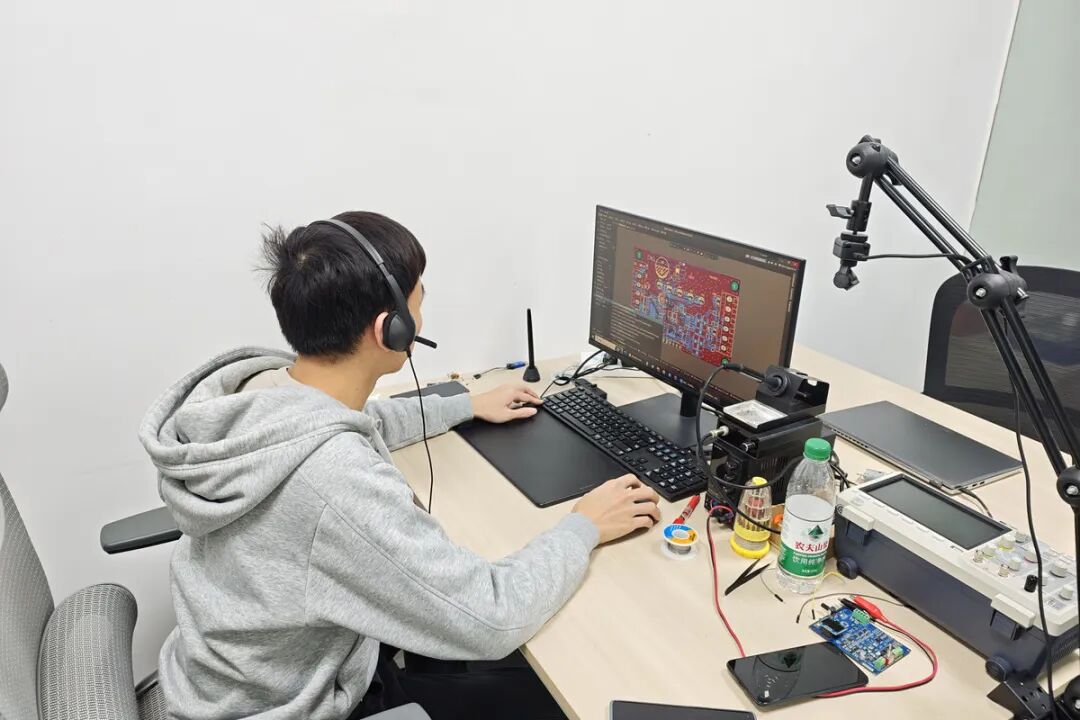 PCB設(shè)計與硬件調(diào)試工作站