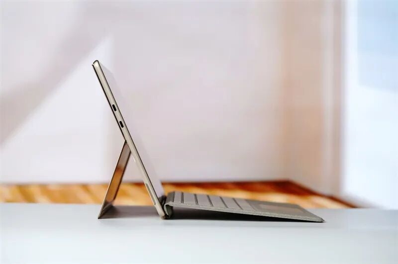 新一代 Surface Pro，13英寸評測：性能能效進步巨大 核顯媲美最新X86