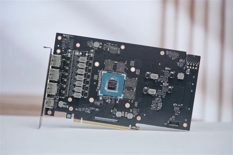 Blackwell的甜点来了！NVIDIA RTX 5060 Ti首发评测：8GB疯狂爆显存 16GB正好